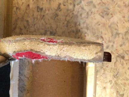 Перетяжка ремонт мягкой мебели  Армавир