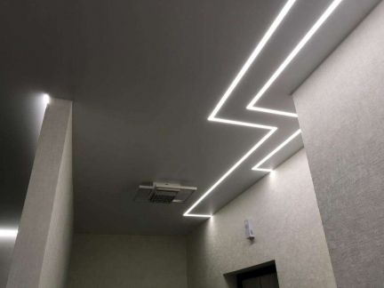 Натяжные потолки световые линии - парящий контур  Армавир