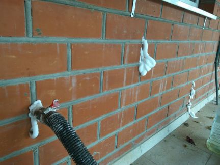 Утепление пеноизолом(жидкий пенопласт)  Армавир