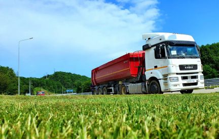 Водитель на тонар (вахта по краю)  - купить на сайте объявлений Краснодар онлайн