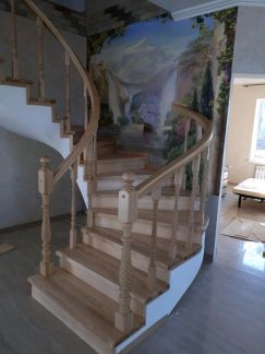 Деревянные лестницы дуб, бук, ясень  - купить на сайте объявлений Краснодар онлайн