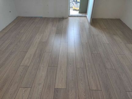 Укладка ламината.Установка плинтусов  - купить на сайте объявлений Краснодар онлайн