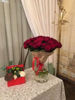 Цветы, букеты, композиции из цветов  Армавир