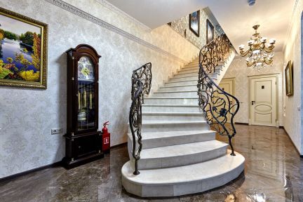 Лестница из мрамора  - купить на сайте объявлений Краснодар онлайн