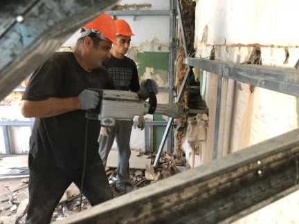 Демонтаж дома строений  - купить на сайте объявлений Славянск-на-Кубани онлайн