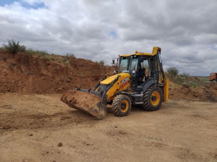 Экскаватор погрузчик  - купить на сайте объявлений Симферополь онлайн