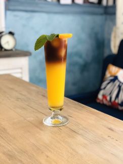 Бармен-Кассир  - купить на сайте объявлений Симферополь онлайн