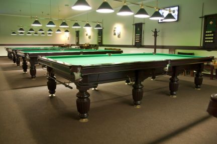 Официант в бильярдный клуб  - купить на сайте объявлений Краснодар онлайн