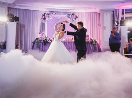 Тяжёлый дым на свадьбу для первого танца молодых  Армавир
