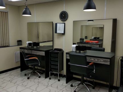 Аренда кресла парикмахер  - купить на сайте объявлений Симферополь онлайн