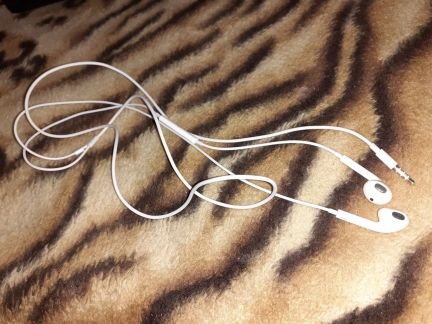 Оригинальные наушники apple  - купить на сайте объявлений Армавир онлайн