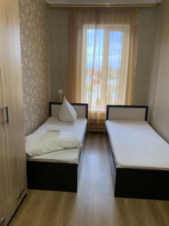 Дом 200м кв. на участке 5 сот.  Армавир