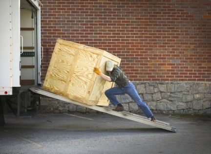 Грузчики и Грузоперевозки  - купить на сайте объявлений Туапсе онлайн