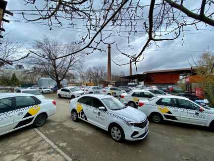 Водителья Яндекс Такси выгодная Аренда  - купить на сайте объявлений Краснодар онлайн