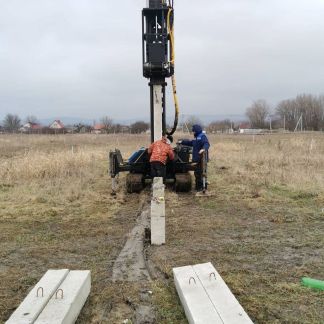 Фундамент на жб сваях. Забивка свай  Армавир