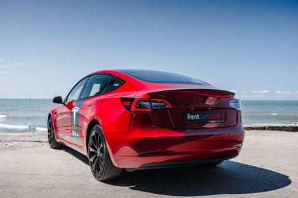 Аренда автомобилей Tesla  Армавир