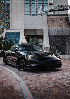 Прокат Порше Тайкан  Армавир