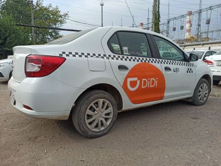 Аренда автомобиля под Такси  Армавир