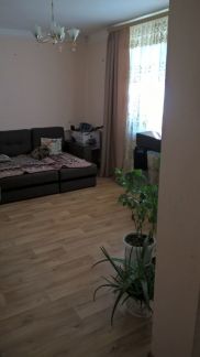 Продаю 2х комнатную квартиру, 42 м кв., 1/2 эт.  Армавир