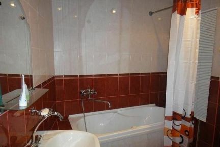 Дом 53 м кв. на участке 2 сот.  Армавир