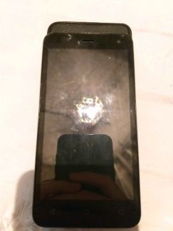 Продаю телефон micromax работает есть трещина на э  - купить на сайте объявлений Армавир онлайн
