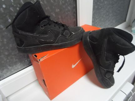 Кроссовки nike  - купить на сайте объявлений Армавир онлайн