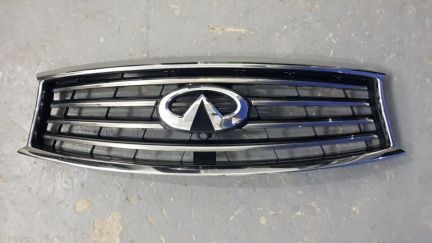 Радиаторная рещётка Инфинити фх 35 37 50 QX70  - купить на сайте объявлений Армавир онлайн