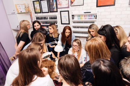 Обучение наращивания ногтей, маникюр, педикюр  - купить на сайте объявлений Армавир онлайн