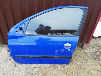 Передняя левая дверь Peugeot 206  - купить на сайте объявлений Армавир онлайн