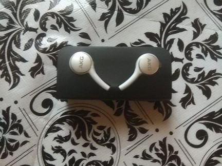 Наушники SAMSUNG Earphones Tuned by AKG  - купить на сайте объявлений Армавир онлайн