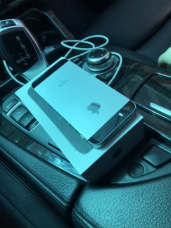 Телефон iPhone SE  Армавир