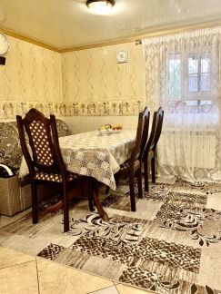 Дом 110 м кв. на участке 6 сот.  Армавир