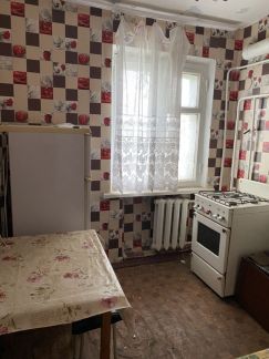 Продается 1-комнатная квартира, 30 м кв., 5/5 эт.  Армавир