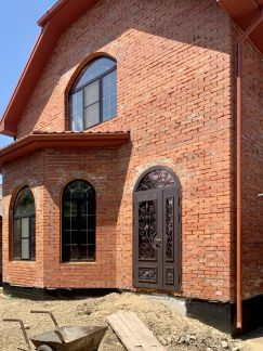 Дом 160 м кв. на участке 4 сот.  Армавир