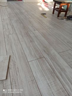Укладка ламината с гарантией 12 месяцев  Армавир