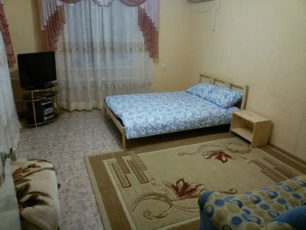 Дом 75м кв. на участке 5 сот.  Армавир