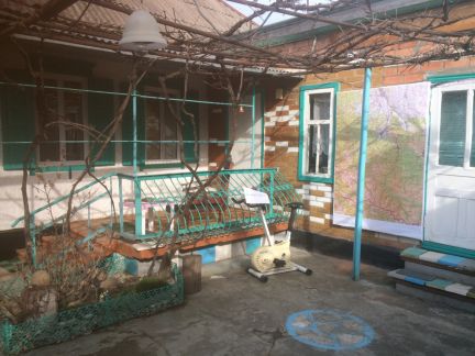 Дом 70м кв. на участке 8 сот.  Армавир